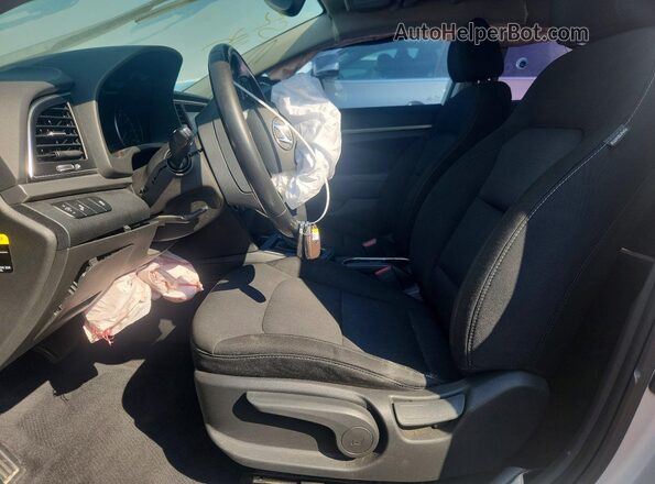 5NPD84LF8JH332936 2018 HYUNDAI ELANTRA Silver Front interior view