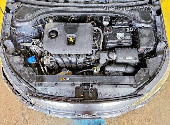 5NPD84LF8KH443844 2019 HYUNDAI ELANTRA Gray Rear interior view