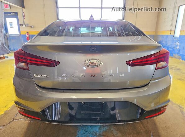 5NPD84LF8KH443844 2019 HYUNDAI ELANTRA Gray Rear view