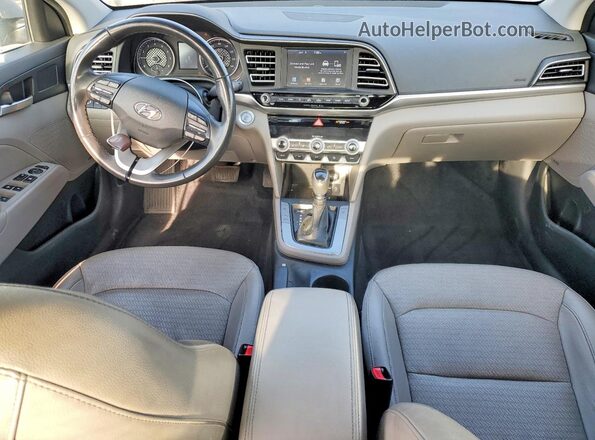 5NPD84LF8LH558560 2020 HYUNDAI ELANTRA Silver Dashboard view