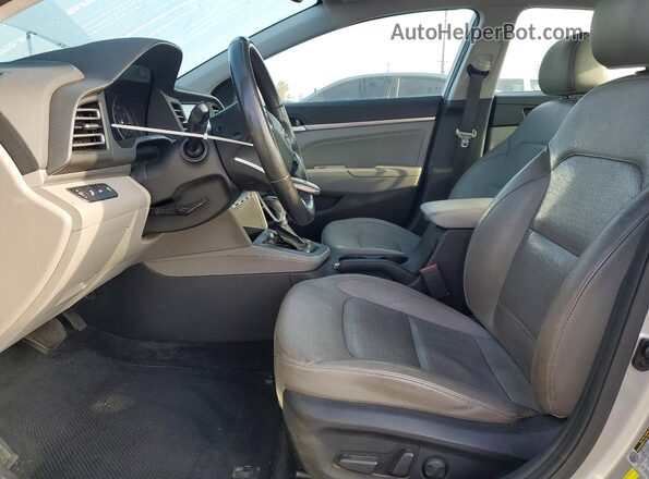 5NPD84LF8LH558560 2020 HYUNDAI ELANTRA Silver Front interior view