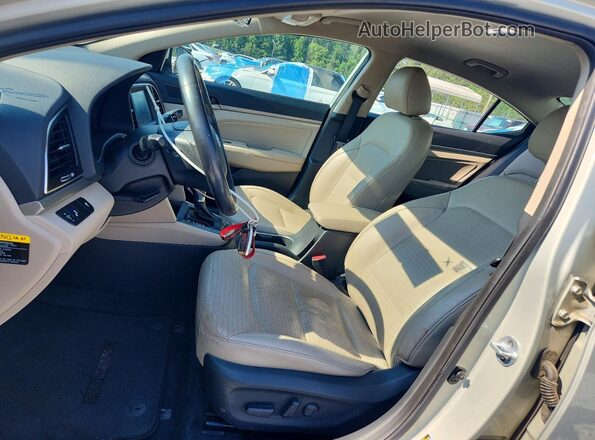 5NPD84LF9HH005889 2017 HYUNDAI ELANTRA Beige Вид салону спереду