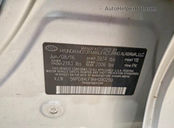 5NPD84LF9HH090250 2017 HYUNDAI ELANTRA Silver ძრავის განყოფილების ხედი
