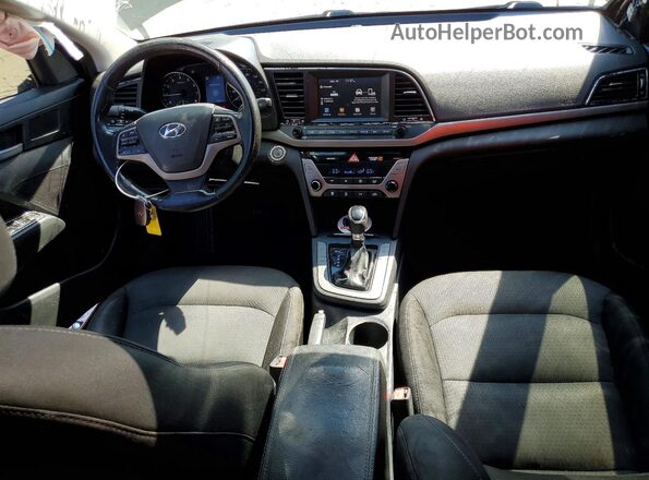5NPD84LF9HH117740 2017 HYUNDAI ELANTRA Черный Вид панели приборов