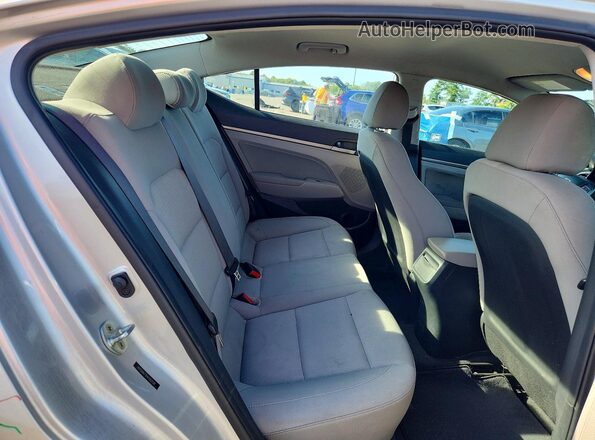 5NPD84LF9HH142038 2017 HYUNDAI ELANTRA Gray Vista de los asientos traseros