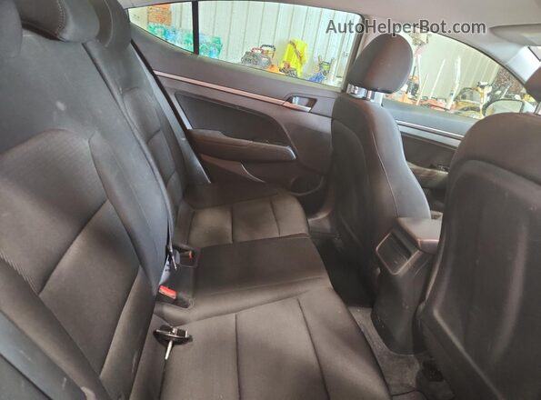 5NPD84LF9JH227578 2018 HYUNDAI ELANTRA Silver უკანა სავარძლების ხედი