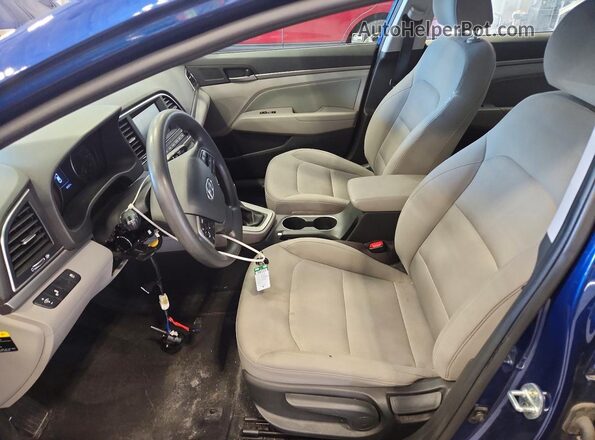 5NPD84LF9JH238290 2018 HYUNDAI ELANTRA Blue Вид салону спереду