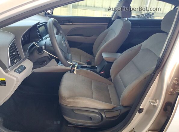 5NPD84LF9JH276389 2018 HYUNDAI ELANTRA Silver Front interior view