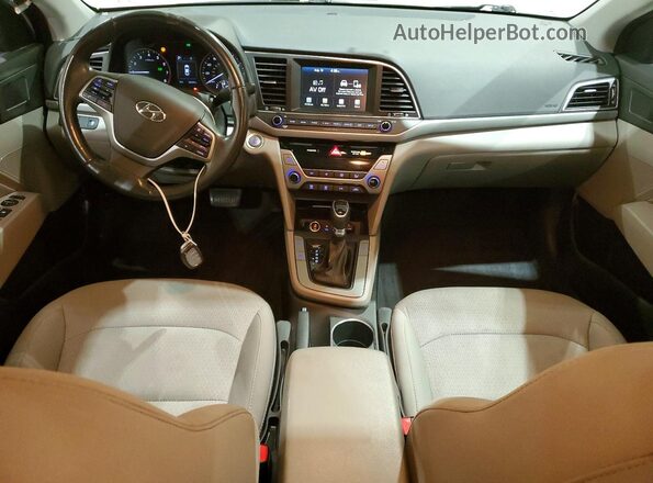5NPD84LF9JH280555 2018 HYUNDAI ELANTRA Silver Dashboard view
