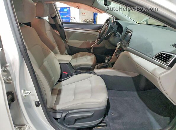 5NPD84LF9JH280555 2018 HYUNDAI ELANTRA Silver Front interior view