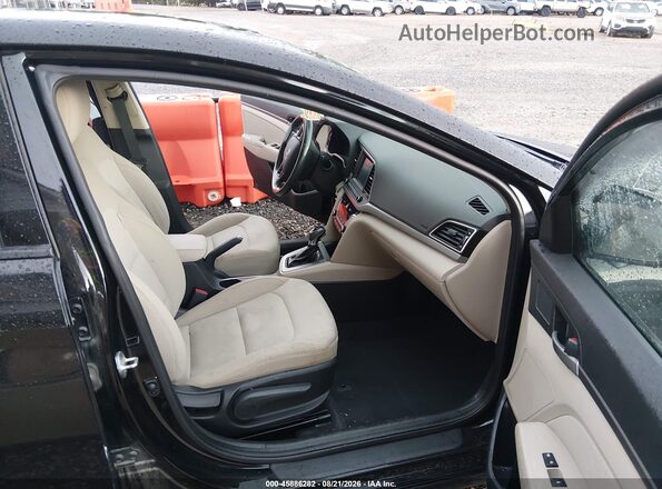 5NPD84LF9JH308466 2018 HYUNDAI ELANTRA Black Front interior view
