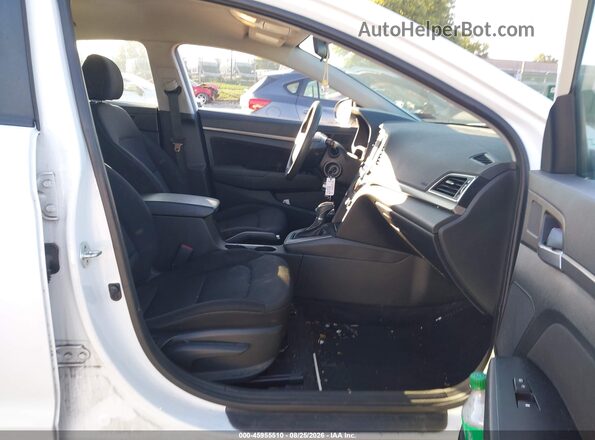 5NPD84LF9JH325235 2018 HYUNDAI ELANTRA White წინა სალონის ხედი