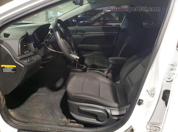 5NPD84LF9JH329317 2018 HYUNDAI ELANTRA White Front interior view
