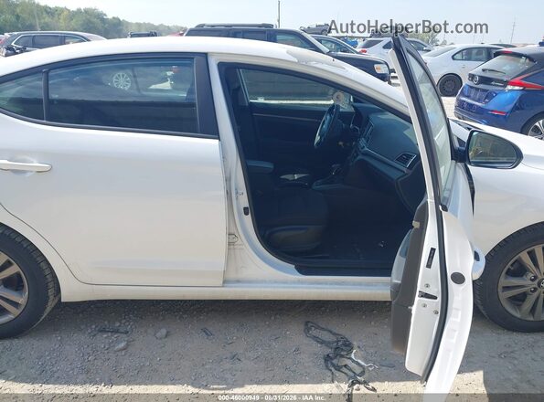 5NPD84LF9JH342861 2018 HYUNDAI ELANTRA White წინა სალონის ხედი