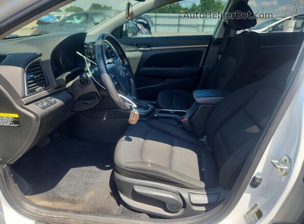 5NPD84LF9JH372152 2018 HYUNDAI ELANTRA White წინა სალონის ხედი