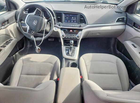 5NPD84LF9JH373642 2018 HYUNDAI ELANTRA Серебряный Вид панели приборов