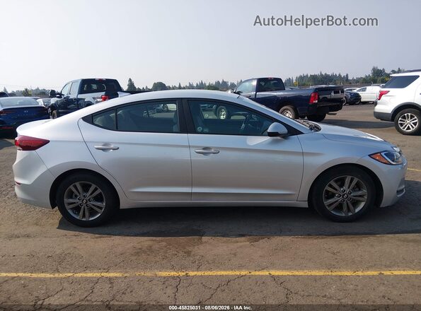 5NPD84LF9JH391932 2018 HYUNDAI ELANTRA Silver Vista interior trasera