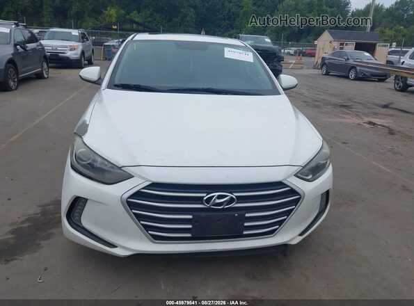 5NPD84LFXHH133204 2017 HYUNDAI ELANTRA White ხელსაწყოთა პანელის ხედი