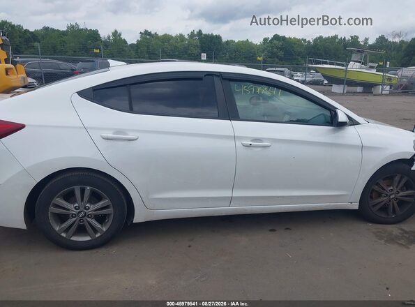 5NPD84LFXHH133204 2017 HYUNDAI ELANTRA White უკანა სალონის ხედი