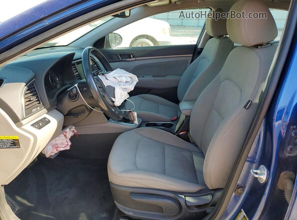 5NPD84LFXJH284324 2018 HYUNDAI ELANTRA Синий Вид салона спереди