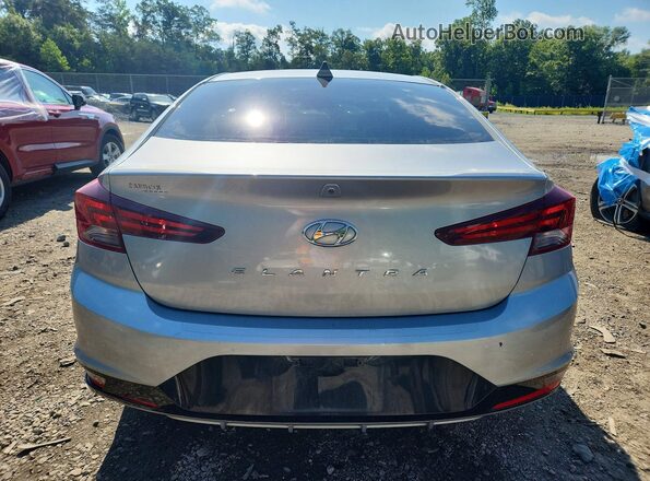 5NPD84LFXLH572265 2020 HYUNDAI ELANTRA Серебряный Вид сзади