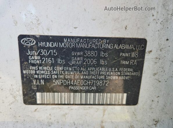 5NPDH4AE0GH719872 2016 HYUNDAI ELANTRA White Vista del compartimento del motor
