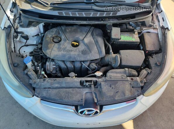 5NPDH4AE0GH719872 2016 HYUNDAI ELANTRA White Vista interior trasera