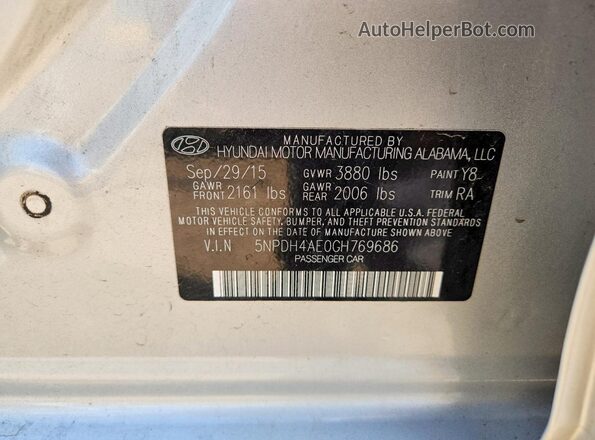 5NPDH4AE0GH769686 2016 HYUNDAI ELANTRA Silver Engine compartment view