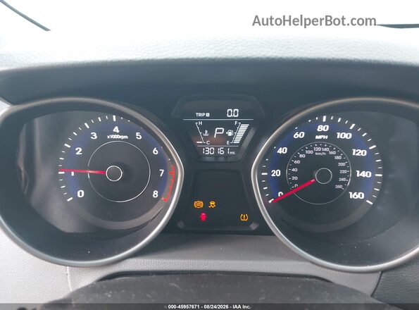 5NPDH4AE1GH718892 2016 HYUNDAI ELANTRA Silver Widok tylnych siedzeń