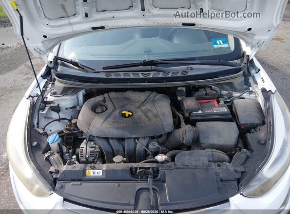 5NPDH4AE1GH752475 2016 HYUNDAI ELANTRA White უკანა ხედი