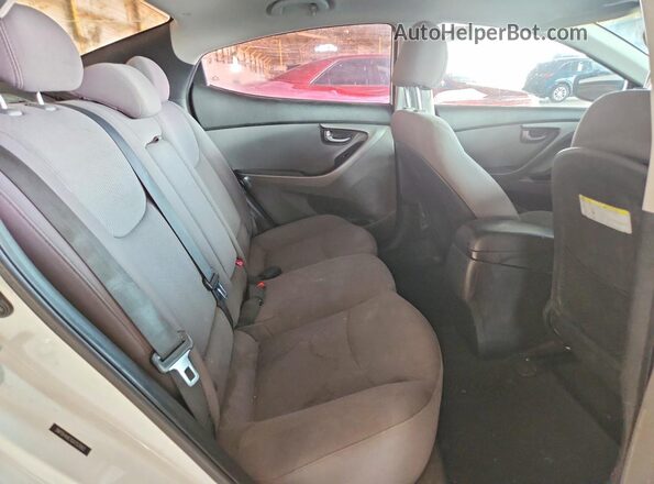 5NPDH4AE1GH757093 2016 HYUNDAI ELANTRA Белый 