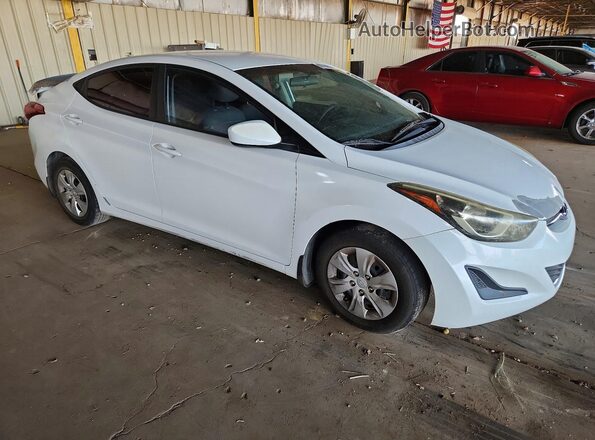 5NPDH4AE1GH757093 2016 HYUNDAI ELANTRA Белый Вид салона спереди