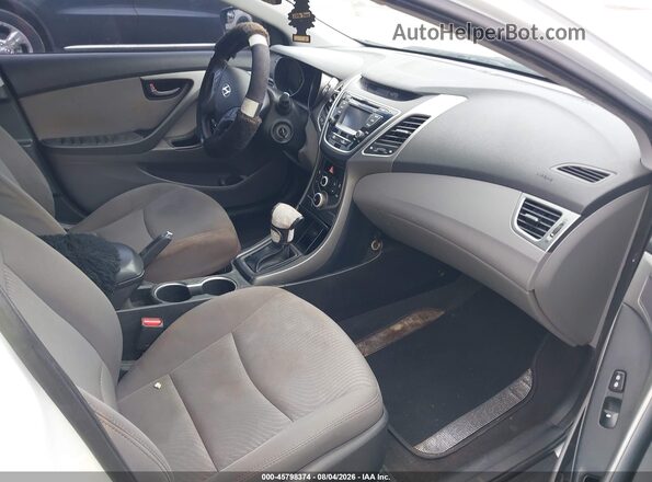 5NPDH4AE1GH774184 2016 HYUNDAI ELANTRA White Front interior view