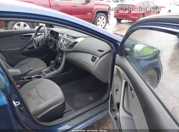 5NPDH4AE1GH789722 2016 HYUNDAI ELANTRA Синий Вид салона спереди