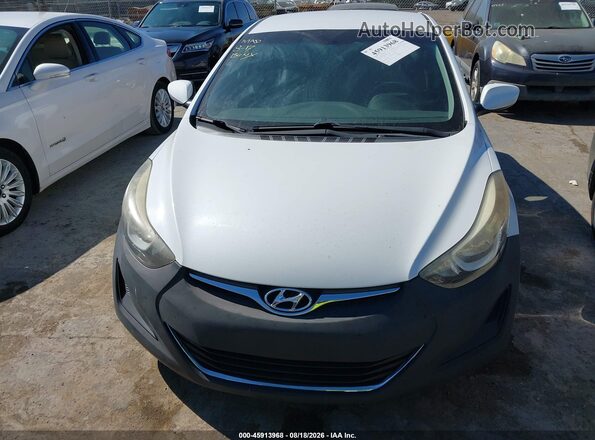 5NPDH4AE2GH675616 2016 HYUNDAI ELANTRA White Front view