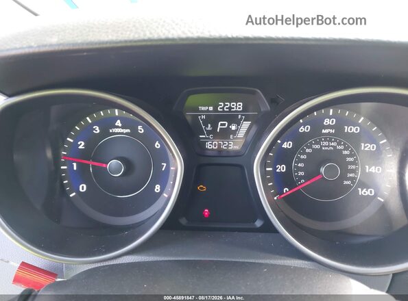 5NPDH4AE2GH676085 2016 HYUNDAI ELANTRA Silver Widok tylnych siedzeń