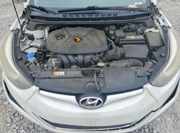 5NPDH4AE2GH715354 2016 HYUNDAI ELANTRA Белый Вид задней части салона
