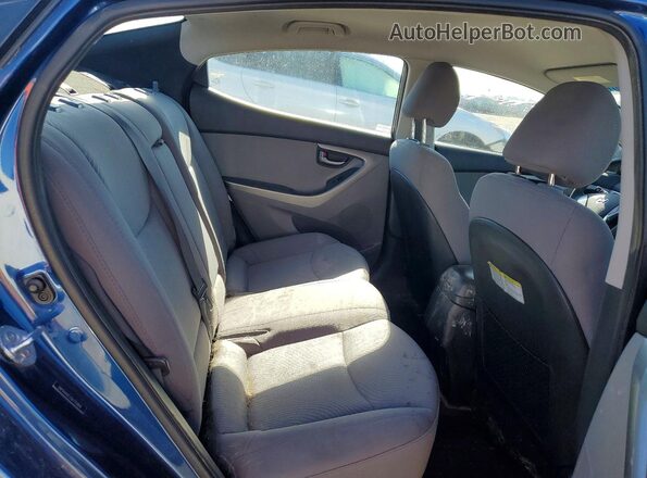 5NPDH4AE2GH715869 2016 HYUNDAI ELANTRA Blue Widok tylnych siedzeń