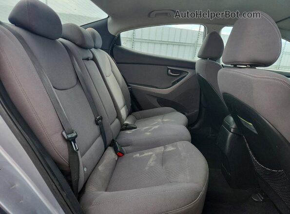5NPDH4AE2GH725396 2016 HYUNDAI ELANTRA Gray Widok tylnych siedzeń