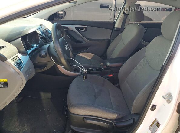 5NPDH4AE2GH772363 2016 HYUNDAI ELANTRA White წინა სალონის ხედი