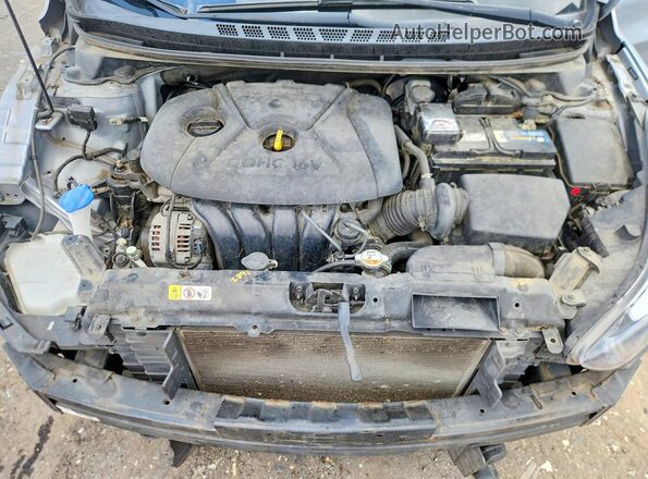 5NPDH4AE2GH782987 2016 HYUNDAI ELANTRA Silver Widok wnętrza z tyłu