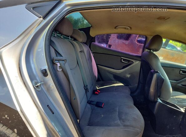 5NPDH4AE3GH722443 2016 HYUNDAI ELANTRA Silver უკანა სავარძლების ხედი