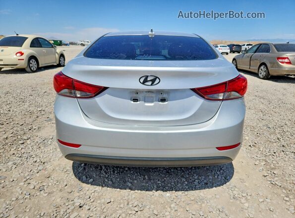 5NPDH4AE3GH765471 2016 HYUNDAI ELANTRA Серебряный Вид сзади
