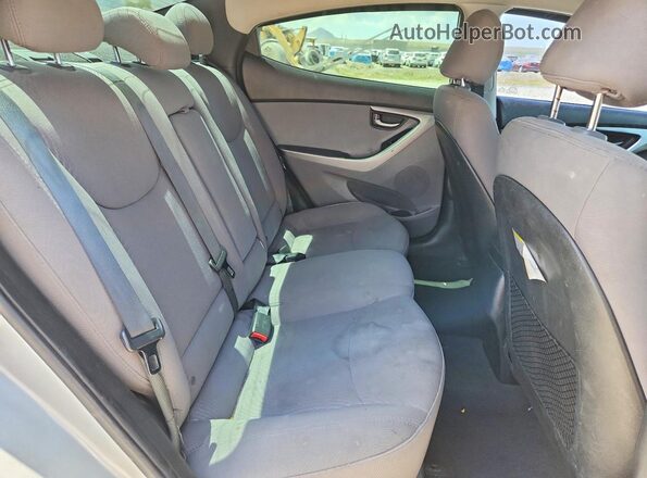 5NPDH4AE3GH765471 2016 HYUNDAI ELANTRA Серебряный Вид задних сидений