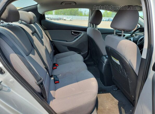 5NPDH4AE4GH671034 2016 HYUNDAI ELANTRA Silver Widok tylnych siedzeń