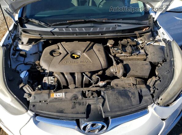 5NPDH4AE4GH726212 2016 HYUNDAI ELANTRA White Вид задньої частини салону