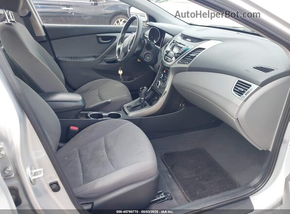 5NPDH4AE4GH752714 2016 HYUNDAI ELANTRA Silver Front interior view