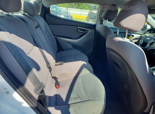 5NPDH4AE4GH762871 2016 HYUNDAI ELANTRA White Vista de los asientos traseros