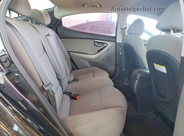 5NPDH4AE4GH763339 2016 HYUNDAI ELANTRA Black Widok tylnych siedzeń