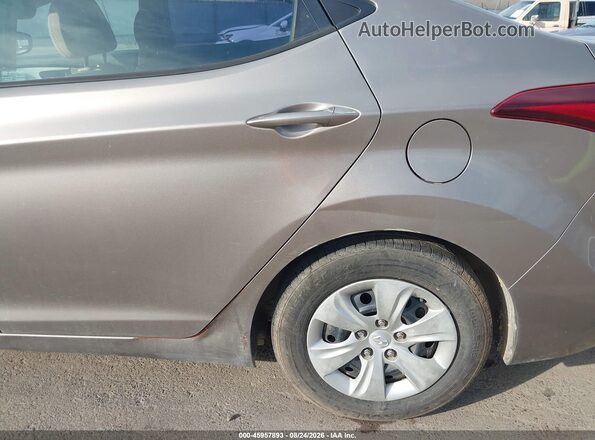 5NPDH4AE5GH709757 2016 HYUNDAI ELANTRA Brown Widok wnętrza z tyłu